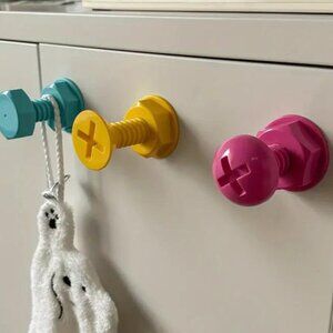 Creative Small Screw Hook - No Punching, Wall & Door Hanger for Clothes & Caps